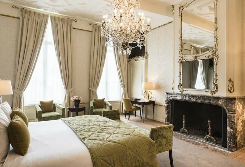 Jakuzili Süit, Dukes  Palace Brugge   By Dukes  Hotel Collection