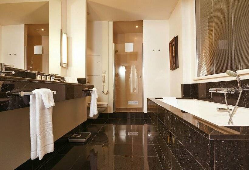 Полулюкс Повышенной Комфортности, Dukes  Palace Brugge   By Dukes  Hotel Collection