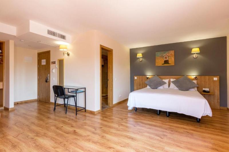 Номер Стандарт Трехместный, Residence Europe & Spa