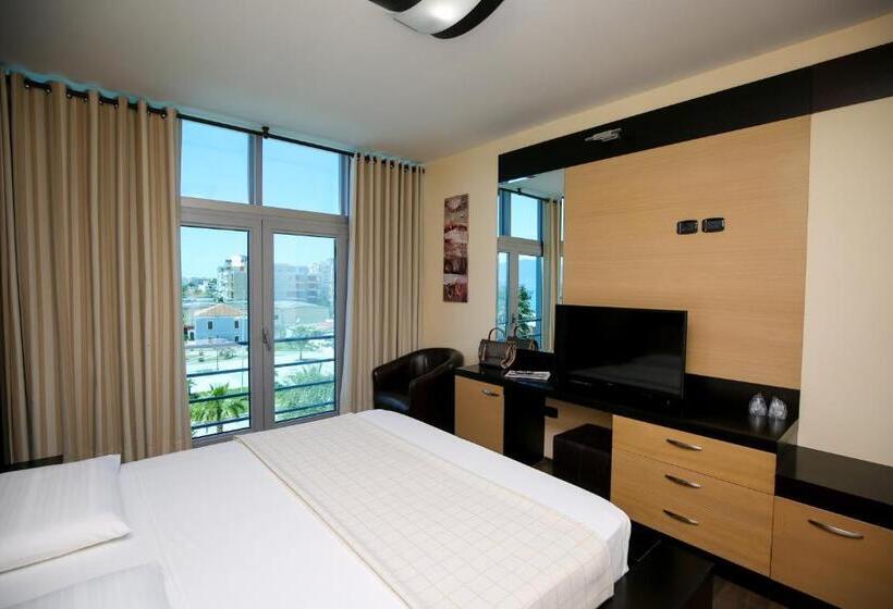 标准间, Vlora International