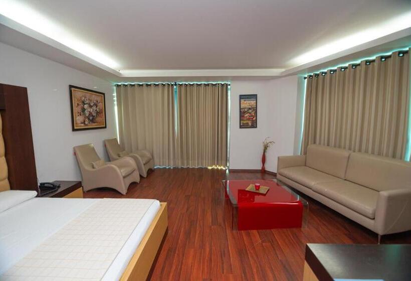 带2个卧室的套房, Vlora International