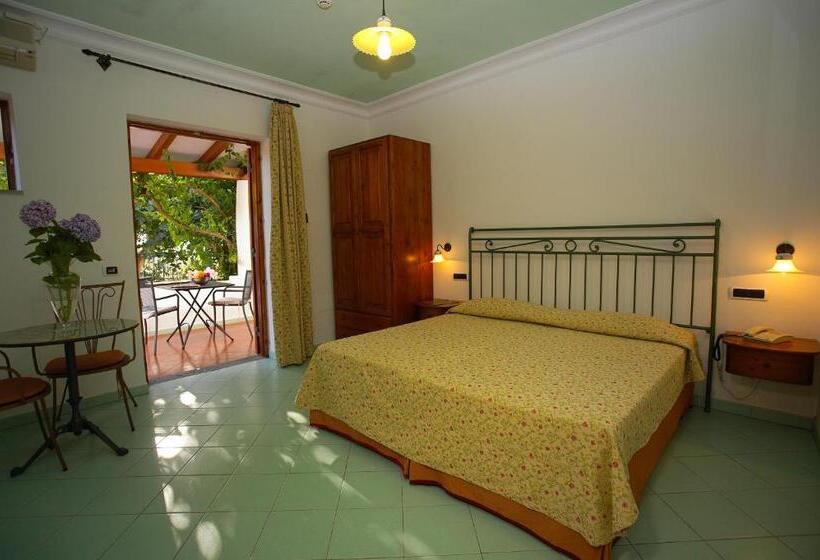 스탠다드 트리플 룸, Residence Hotel Villa Fiorentino