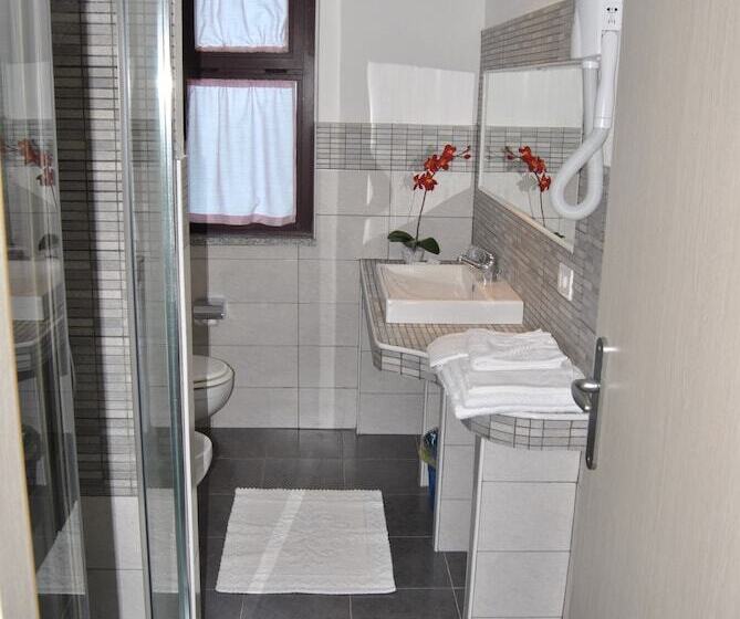اتاق استاندارد, Rodia Inn