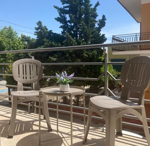 اتاق استاندارد سه تخته با بالکن, Le Torrette Rooms And Apartments