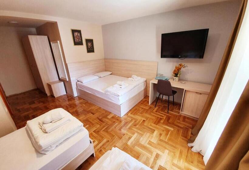 اتاق خانوادگی با چشم‌انداز دریا, Apartments Pier