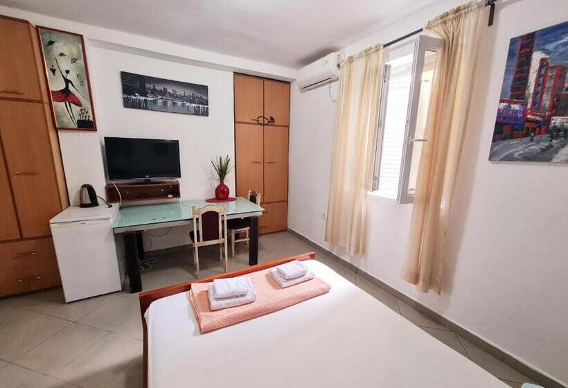 اتاق اکونومی, Apartments Pier