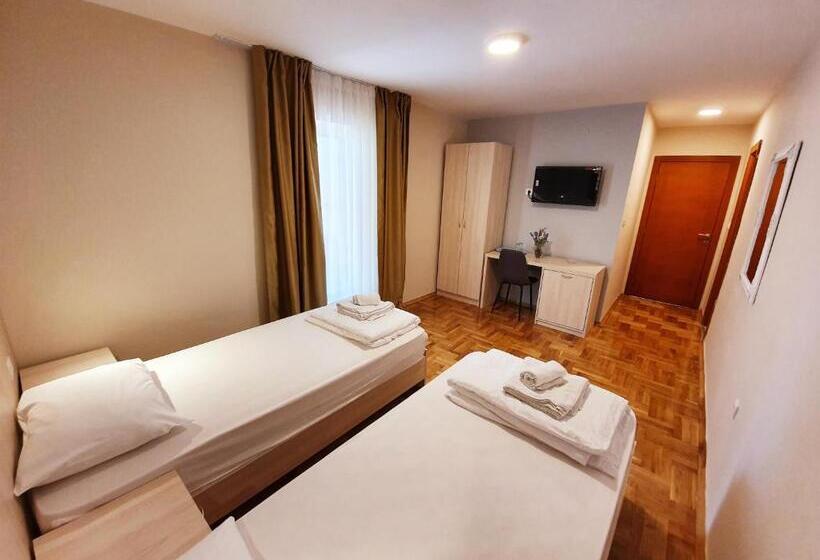 اتاق استاندارد با بالکن, Apartments Pier
