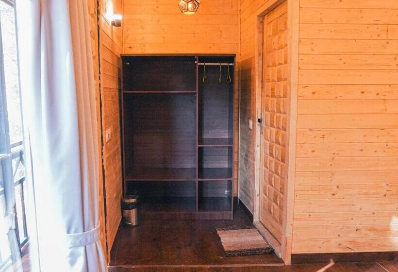 스탠다드 룸 킹사이즈 침대, Thehimalayanliving Whistling Pines