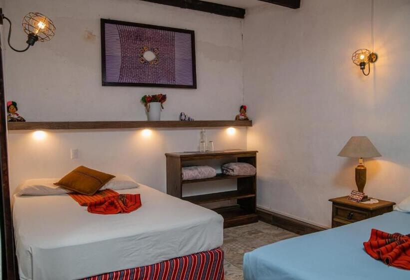 اتاق لوکس سه تخته, Nikikot Hostel &