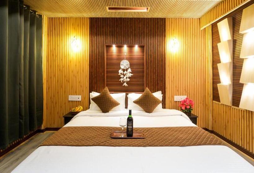 غرفة ديلوكس ثلاثية, Babylon Resort
