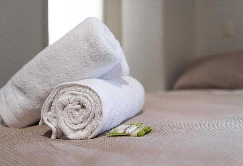 Номер Стандарт, New Crown Hotel Motel