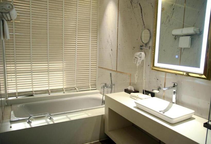 Люкс Вид на Город, Udman Hotel Greater Noida