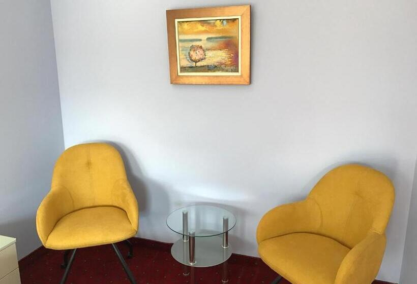 Номер Стандарт Трехместный, Art 'otel