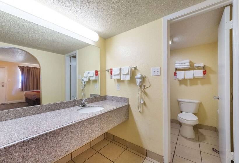 Номер Стандарт 2 Двуспальные Кровати, Econo Lodge San Marcos University Area