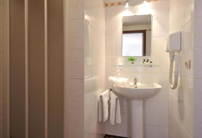 Номер Стандарт Трехместный, Hôtel Du Perron