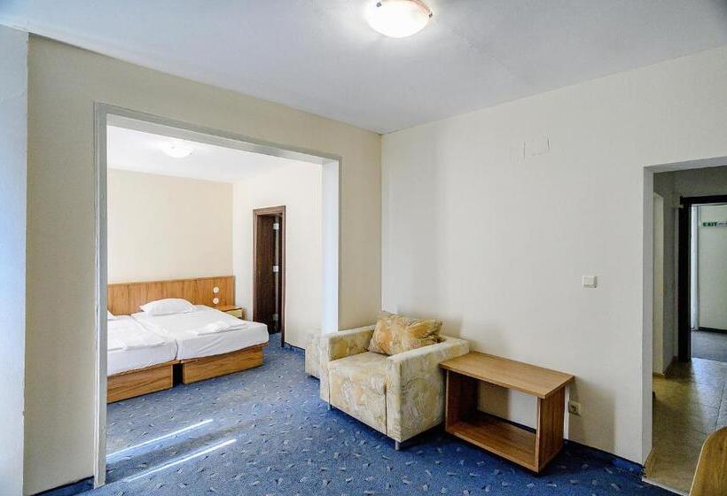 带2个卧室带海景的公寓, International House Of Journalists Resort