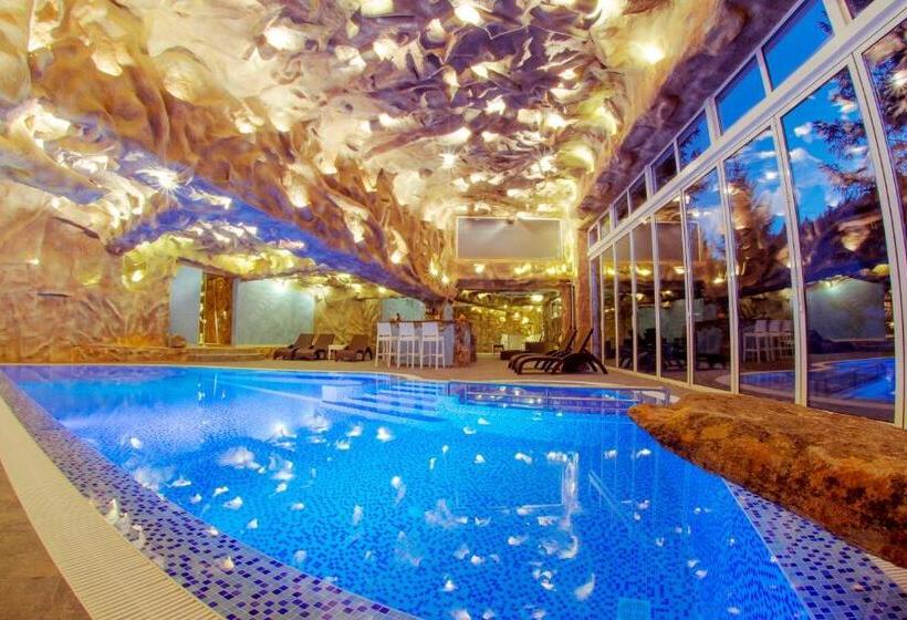 سوییت جونیور با بالکن, Spa Hotel Kiparis