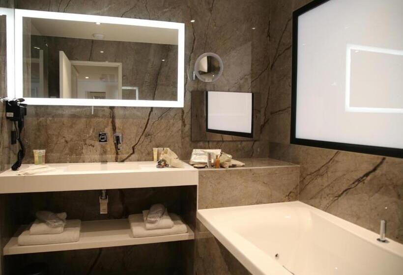 Люкс Престиж, Best Western Plus Le Fairway Hotel & Spa Golf D Arras