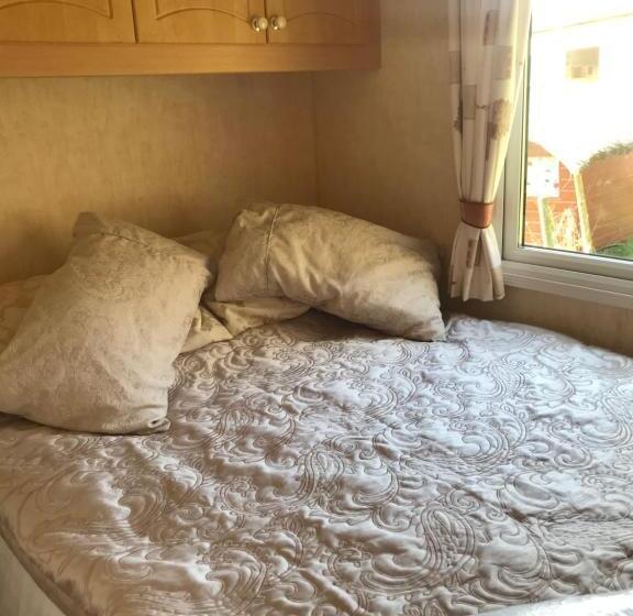 Номер Economy, Shepherds Huts Ham Hill, 2 Double Beds, Bathroom, Lounge, Diner, Kitchen, Love Dogs & Cats Looking O