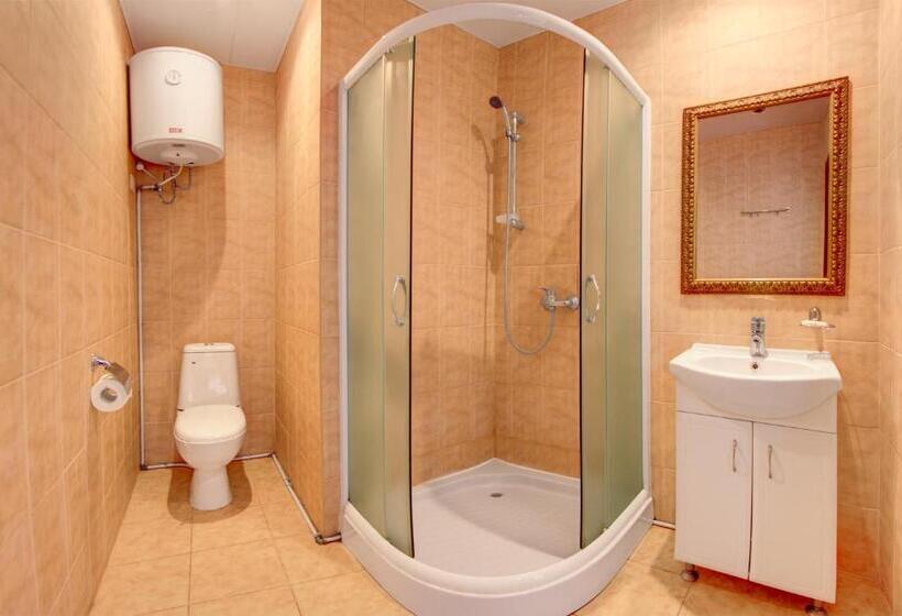 اتاق سوپریور سه تخته, Mayak Resort
