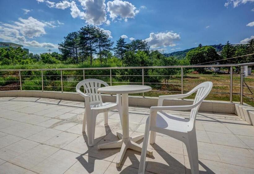 Студио Стандарт с Видом, Saint George Hotel 1