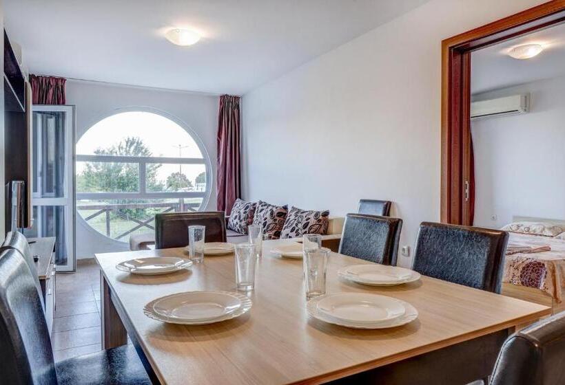Апартаменты 2 Спальни, Saint George Hotel 1