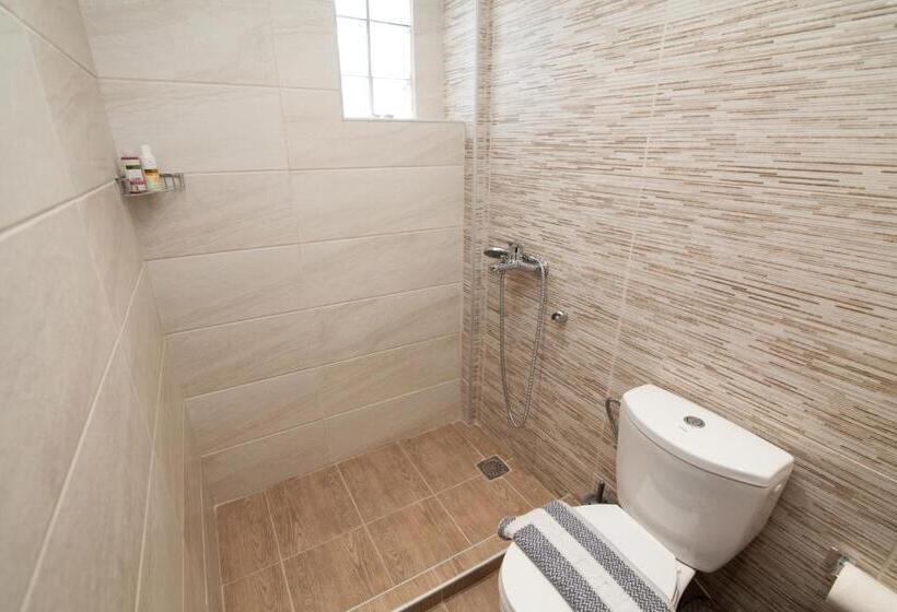 استودیوی استاندارد, Del Mar  Adults Only