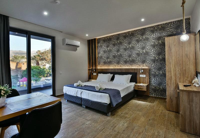 استودیوی سوپریور, Del Mar  Adults Only