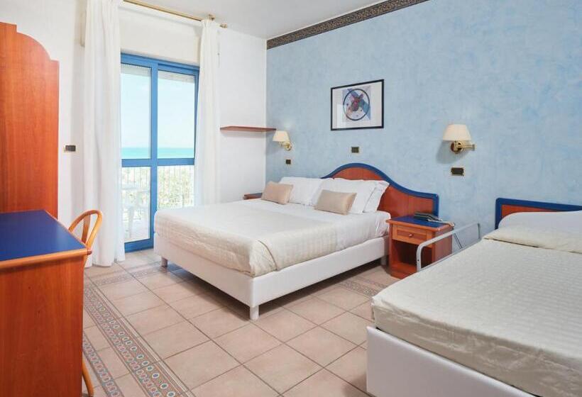 Трехместный Номер Deluxe, Ascot Riccione