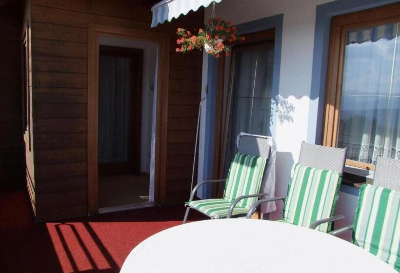 Семейный Номер, Café Restaurant Matzelsdorfer Hof