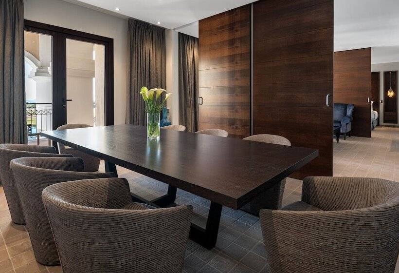 Королевский Люкс, Doubletree By Hilton La Torre Golf & Spa Resort