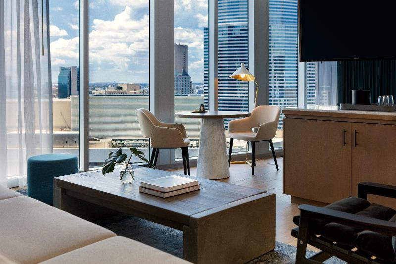 סוויטת ג'וניור נוף לעיר, Kimpton Epic Hotel, An Ihg