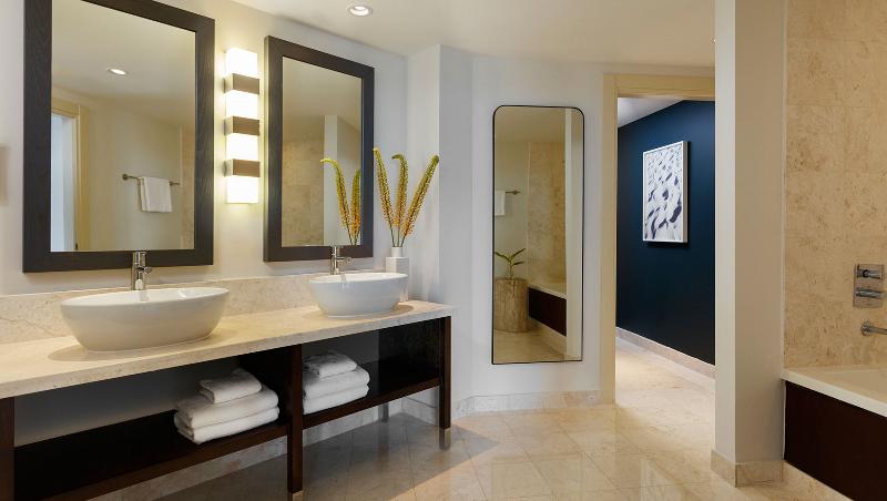 סוויטת ג'וניור נוף לעיר, Kimpton Epic Hotel, An Ihg