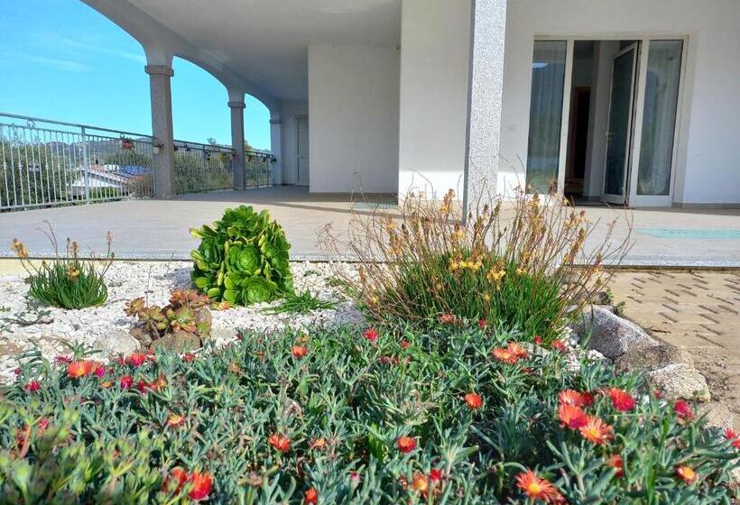 اتاق خانوادگی, Agriturismo B&b Mares E Montes De Marrante