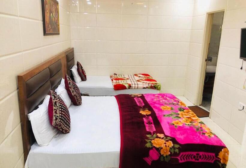 Номер Стандарт Трехместный, Jasneet Homestay