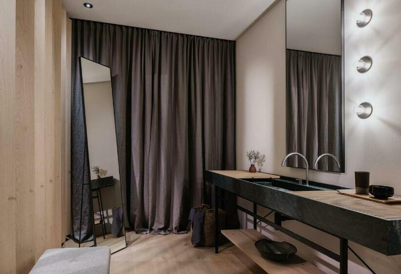 Люкс Повышенной Комфортности, Zelloon Boutique