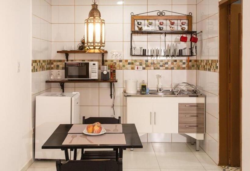 اتاق لوکس, Chalet Monet  Granja Vianna