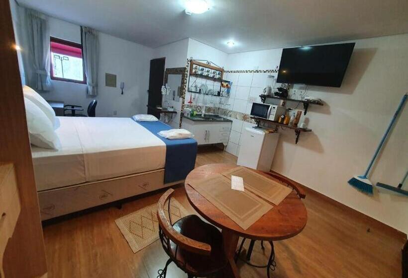 استودیوی لوکس, Chalet Monet  Granja Vianna
