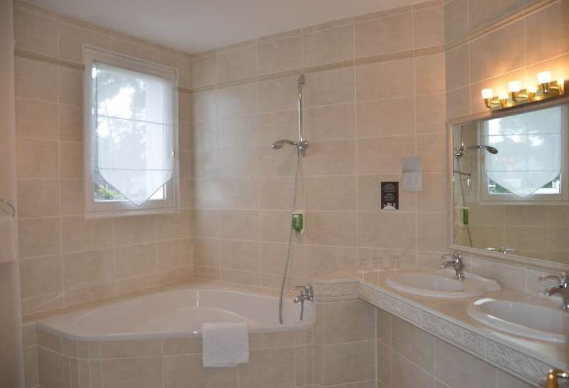 Полулюкс с Балконом, Et Spa Les Cleunes Oleron