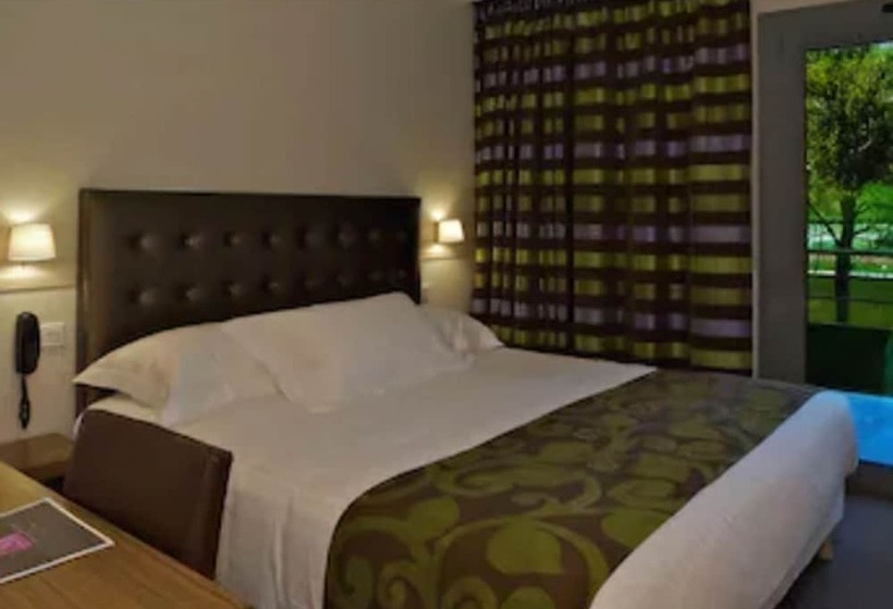Номер Superior, Relais De La Malmaison Paris Rueil Hôtel Spa