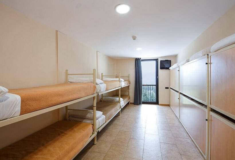 패밀리 룸, Abrigall Hostel Masella