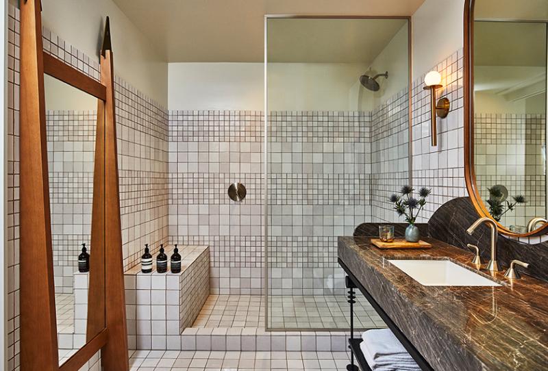 带城市景观和大床的豪华房间, Downtown Los Angeles Proper Hotel, A Member Of Design Hotels