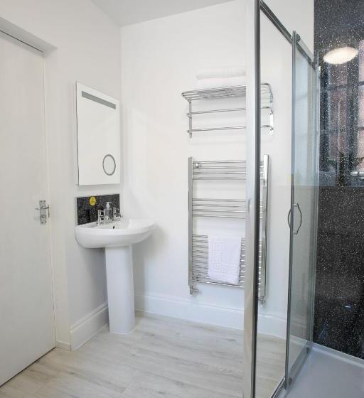 Номер Deluxe Кровать Кинг, Park View R & R   Adult Only   Self Catering   Free Parking   Ev Point
