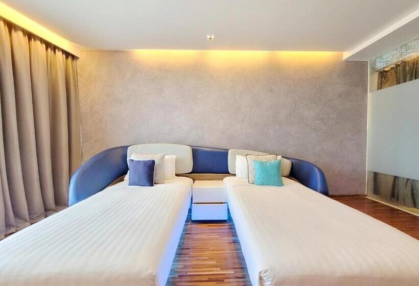 Номер Стандарт с Балконом, Baraquda Heeton Pattaya By Compass Hospitality