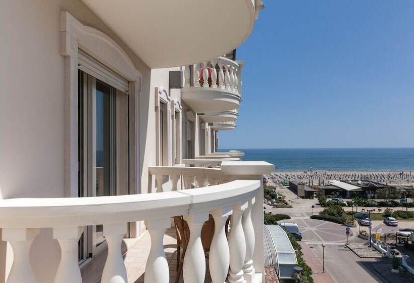 Трехместный Номер Классика, Palace