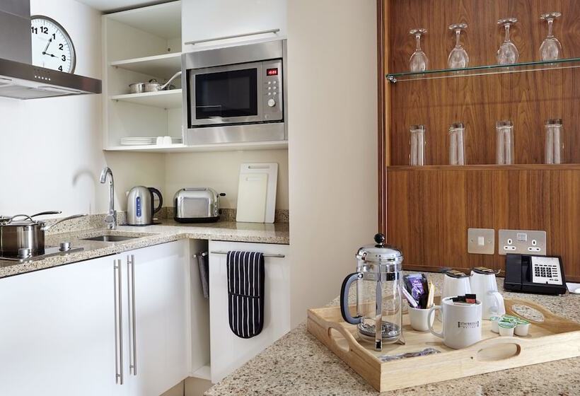 Студия Стандарт, Staybridge Suites Newcastle, An Ihg