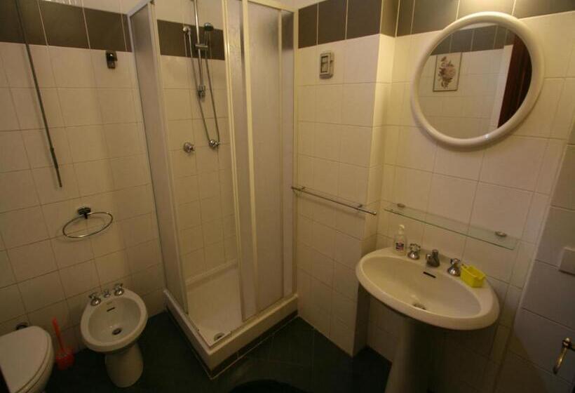 Habitació Triple Estàndard Interior, Casa Billi