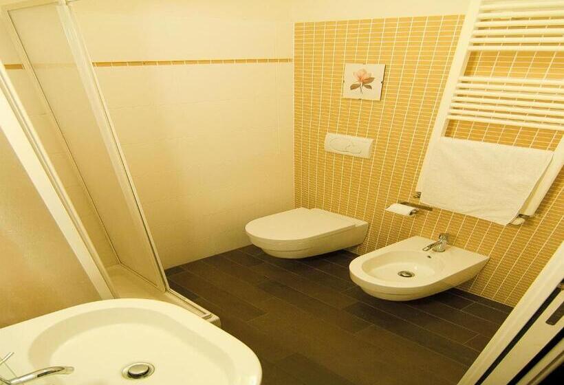 Habitació Estàndard Individual Bany Compartit, Casa Billi