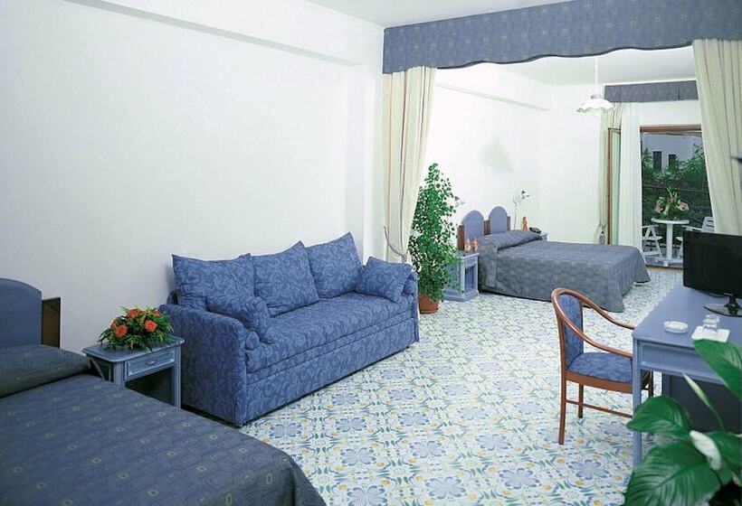 Номер Стандарт Трехместный, Club Residence Martinica