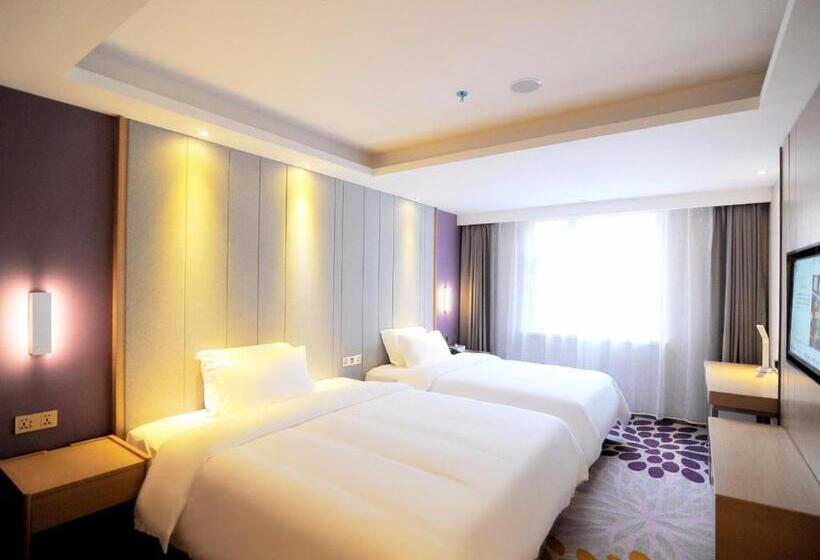 Семейный Номер, Lavande Hotel Gulin Railway Station Shangzhi Alley